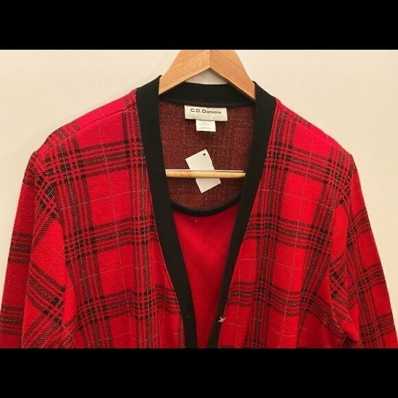 C.D Daniels Cardigan with build in tank - Picture 7 of 10